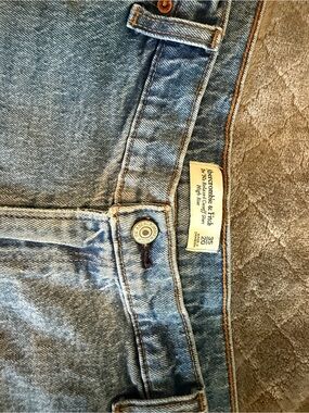 Abercrombie & Fitch The ’90s Relaxed Cutoff Short — 35 / 20